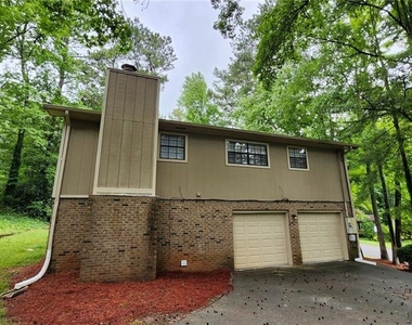 4011 Pinehurst Place - Photo Thumbnail 19