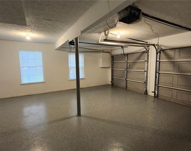 4011 Pinehurst Place - Photo Thumbnail 18