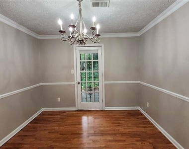 4011 Pinehurst Place - Photo Thumbnail 4