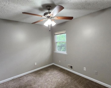 4011 Pinehurst Place - Photo Thumbnail 16