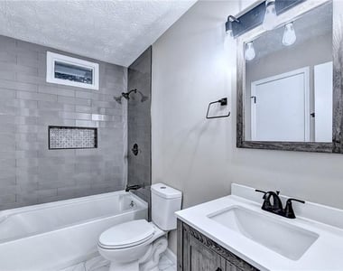 3372 Cottonwood Lane - Photo Thumbnail 9