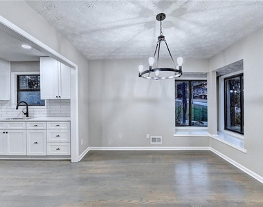 3372 Cottonwood Lane - Photo Thumbnail 4