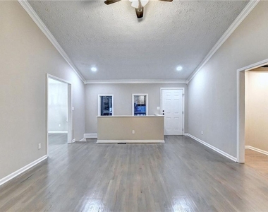 3372 Cottonwood Lane - Photo Thumbnail 2