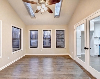 3372 Cottonwood Lane - Photo Thumbnail 11