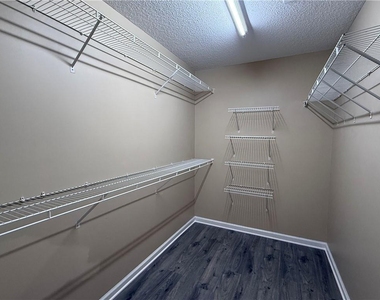 175 Sessingham Lane - Photo Thumbnail 13