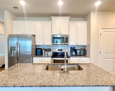 6321 Rosetta Drive - Photo Thumbnail 7
