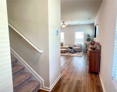 6321 Rosetta Drive - Photo Thumbnail 4
