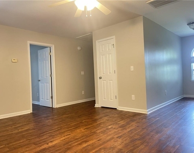 385 Blackwood Lane - Photo Thumbnail 9