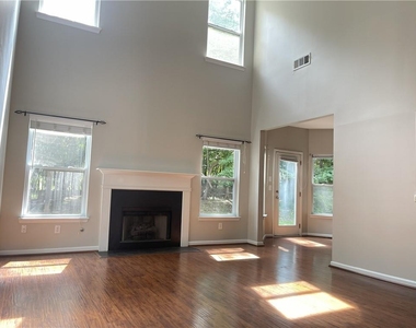 385 Blackwood Lane - Photo Thumbnail 8