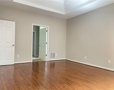 385 Blackwood Lane - Photo Thumbnail 5