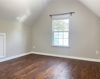 385 Blackwood Lane - Photo Thumbnail 18