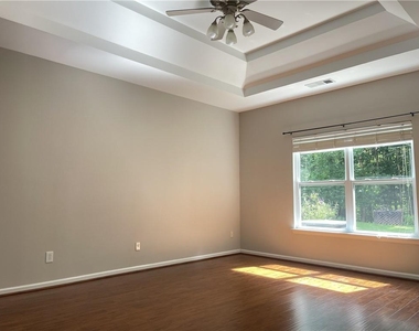 385 Blackwood Lane - Photo Thumbnail 4