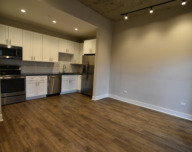3833 N Broadway Street - Photo Thumbnail 12