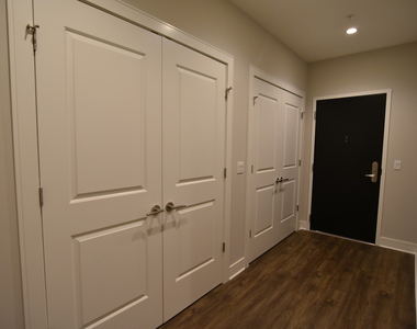 3833 N Broadway Street - Photo Thumbnail 2