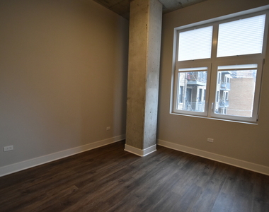 3833 N Broadway Street - Photo Thumbnail 8