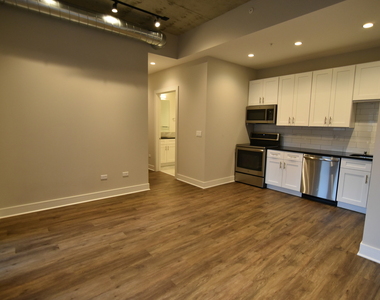 3833 N Broadway Street - Photo Thumbnail 11