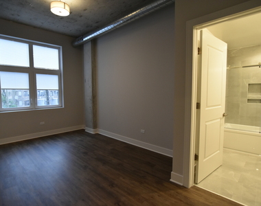 3833 N Broadway Street - Photo Thumbnail 4