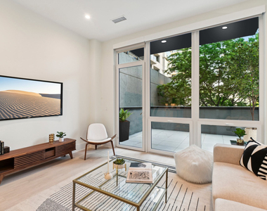 812 W Adams Street - Photo Thumbnail 8