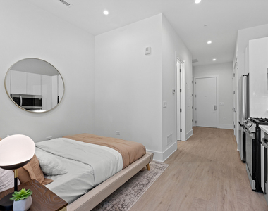 812 W Adams Street - Photo Thumbnail 15
