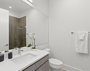 812 W Adams Street - Photo Thumbnail 19