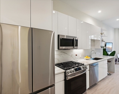 812 W Adams Street - Photo Thumbnail 10