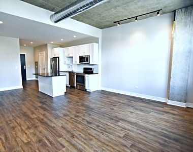 3833 N Broadway Street - Photo Thumbnail 1