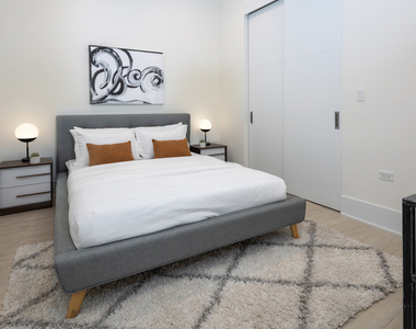 812 W Adams Street - Photo Thumbnail 8
