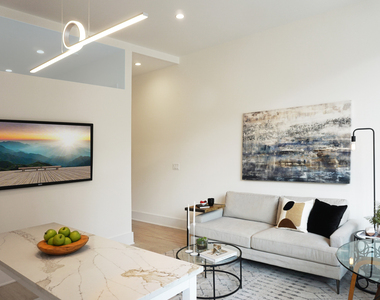 812 W Adams Street - Photo Thumbnail 6