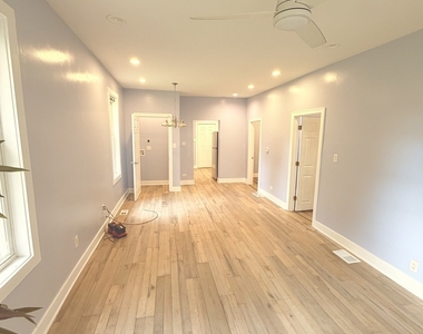 6508 S Carpenter Street - Photo Thumbnail 2