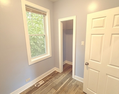 6508 S Carpenter Street - Photo Thumbnail 4