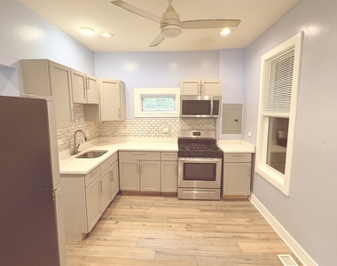 6508 S Carpenter Street - Photo Thumbnail 7