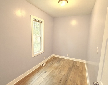 6508 S Carpenter Street - Photo Thumbnail 5