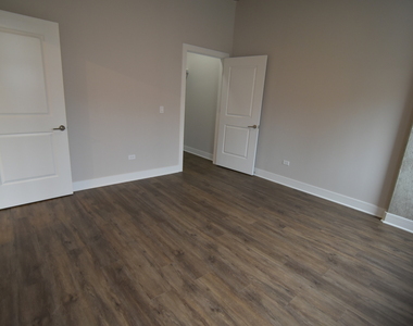 3833 N Broadway Street - Photo Thumbnail 9