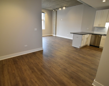 3833 N Broadway Street - Photo Thumbnail 7