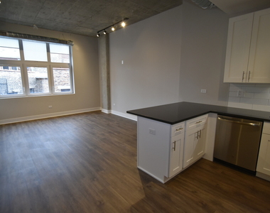 3833 N Broadway Street - Photo Thumbnail 2