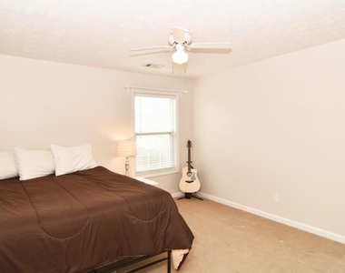 13361 Harpley Court - Photo Thumbnail 15