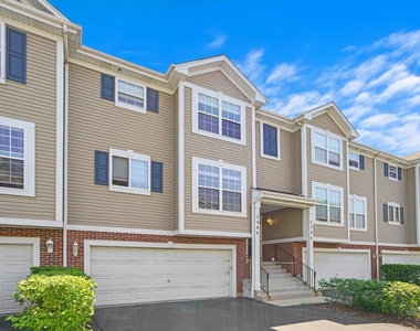 2304 Hudson Circle - Photo Thumbnail 2