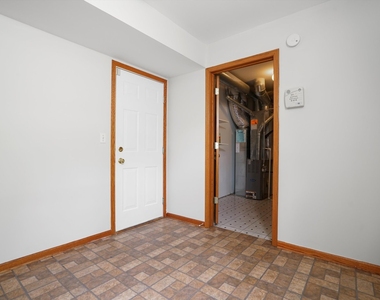 2304 Hudson Circle - Photo Thumbnail 6