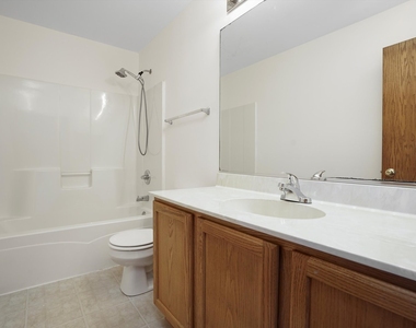 2304 Hudson Circle - Photo Thumbnail 18