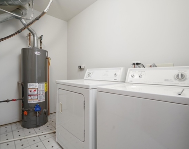 2304 Hudson Circle - Photo Thumbnail 23