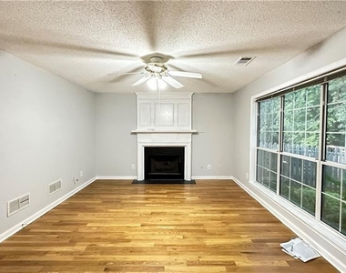 11900 Carriage Park Lane - Photo Thumbnail 5