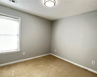 11900 Carriage Park Lane - Photo Thumbnail 17