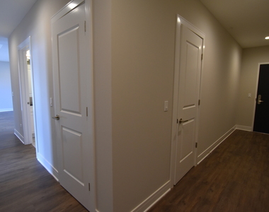 3833 N Broadway Street - Photo Thumbnail 7