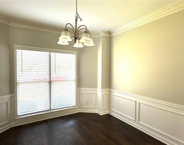 2020 Bentwood Court - Photo Thumbnail 7