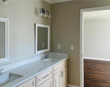 2020 Bentwood Court - Photo Thumbnail 24