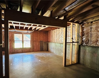 2020 Bentwood Court - Photo Thumbnail 35