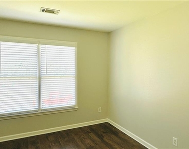 2020 Bentwood Court - Photo Thumbnail 25