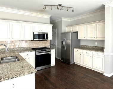 2020 Bentwood Court - Photo Thumbnail 12