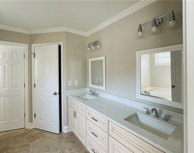 2020 Bentwood Court - Photo Thumbnail 19