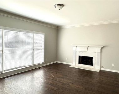 2020 Bentwood Court - Photo Thumbnail 10